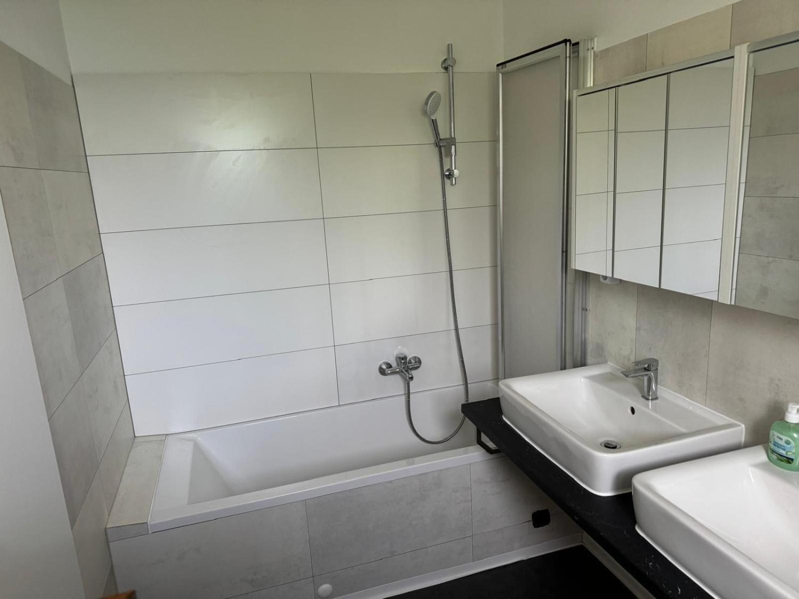 Ferienwohnung "Jumbo" In Coburg ! - 100Mq Im Og1 Mit Privatparkplatz & Balkon Exterior foto