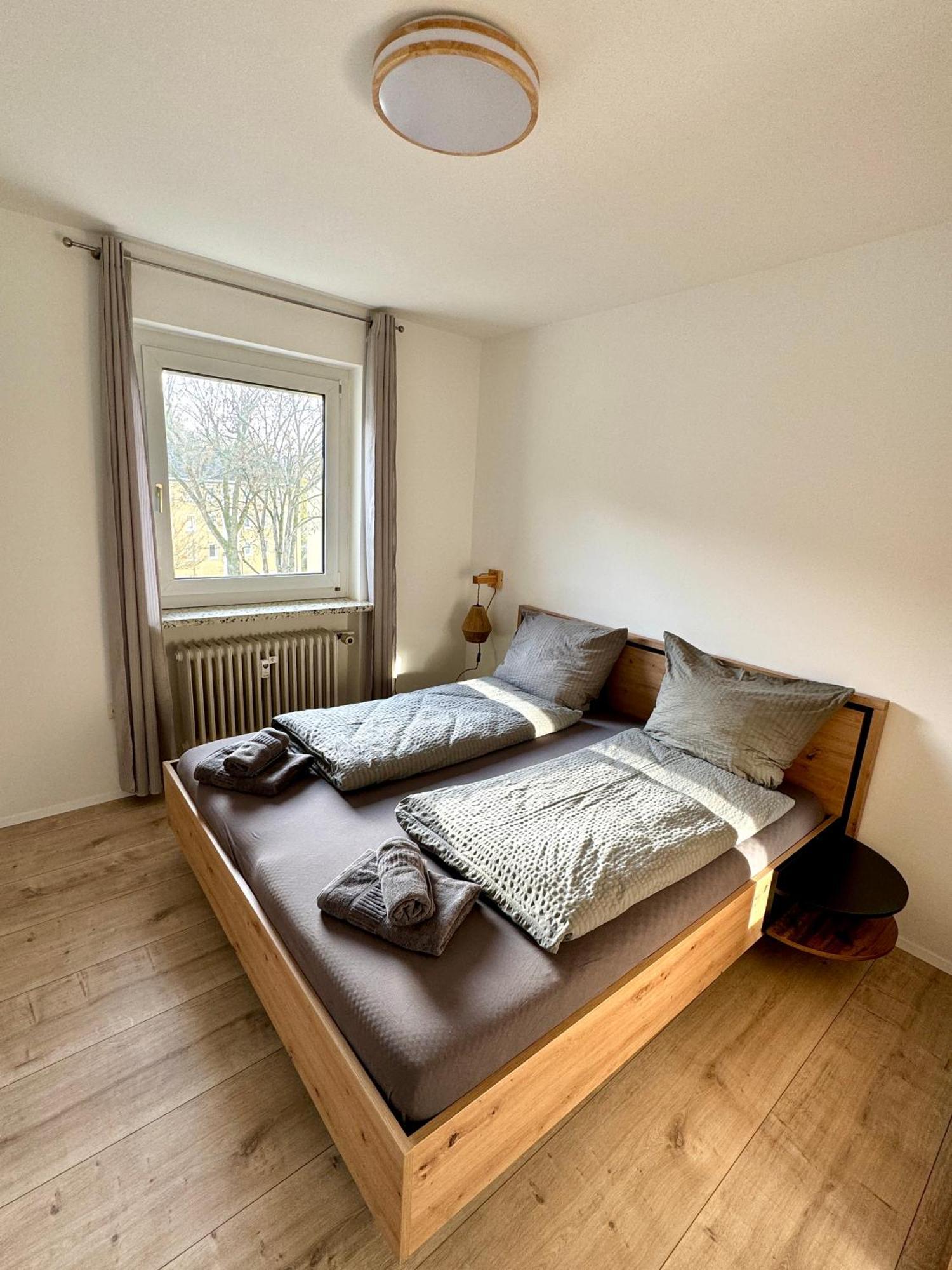 Ferienwohnung "Jumbo" In Coburg ! - 100Mq Im Og1 Mit Privatparkplatz & Balkon Exterior foto